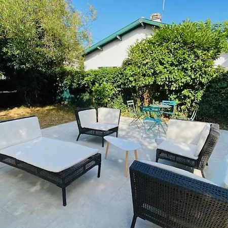 Douillet Avec Terrasse Talence